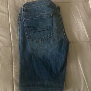 American eagle jeans only worn once cute basic goes well with everything